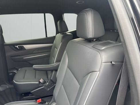 Used 2025 Buick Enclave Preferred image 19