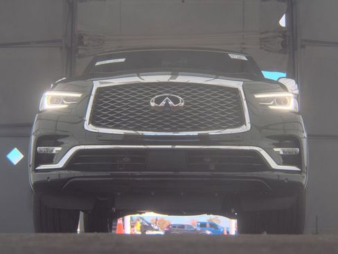 Used 2023 INFINITI QX80 Sensory w/ Cargo Package image 4