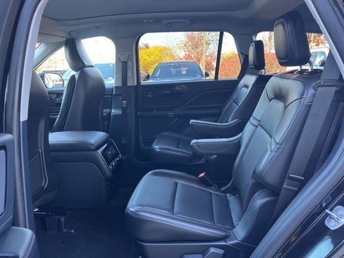 Certified 2025 Lincoln Aviator AWD w/ Jet Appearance Package image 11