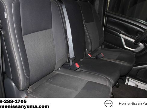 Used 2019 Nissan Titan SV RWD image 6