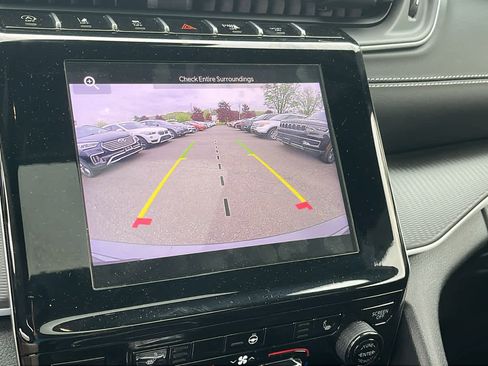 Used 2023 Jeep Grand Cherokee Altitude AWD/4WD image 16