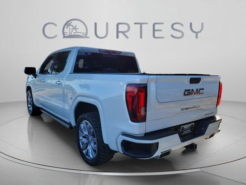 Used 2022 GMC Sierra 1500 Denali w/ Denali Reserve Package AWD/4WD image 2
