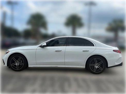 Used 2024 Mercedes-Benz E 350 4MATIC Sedan image 5