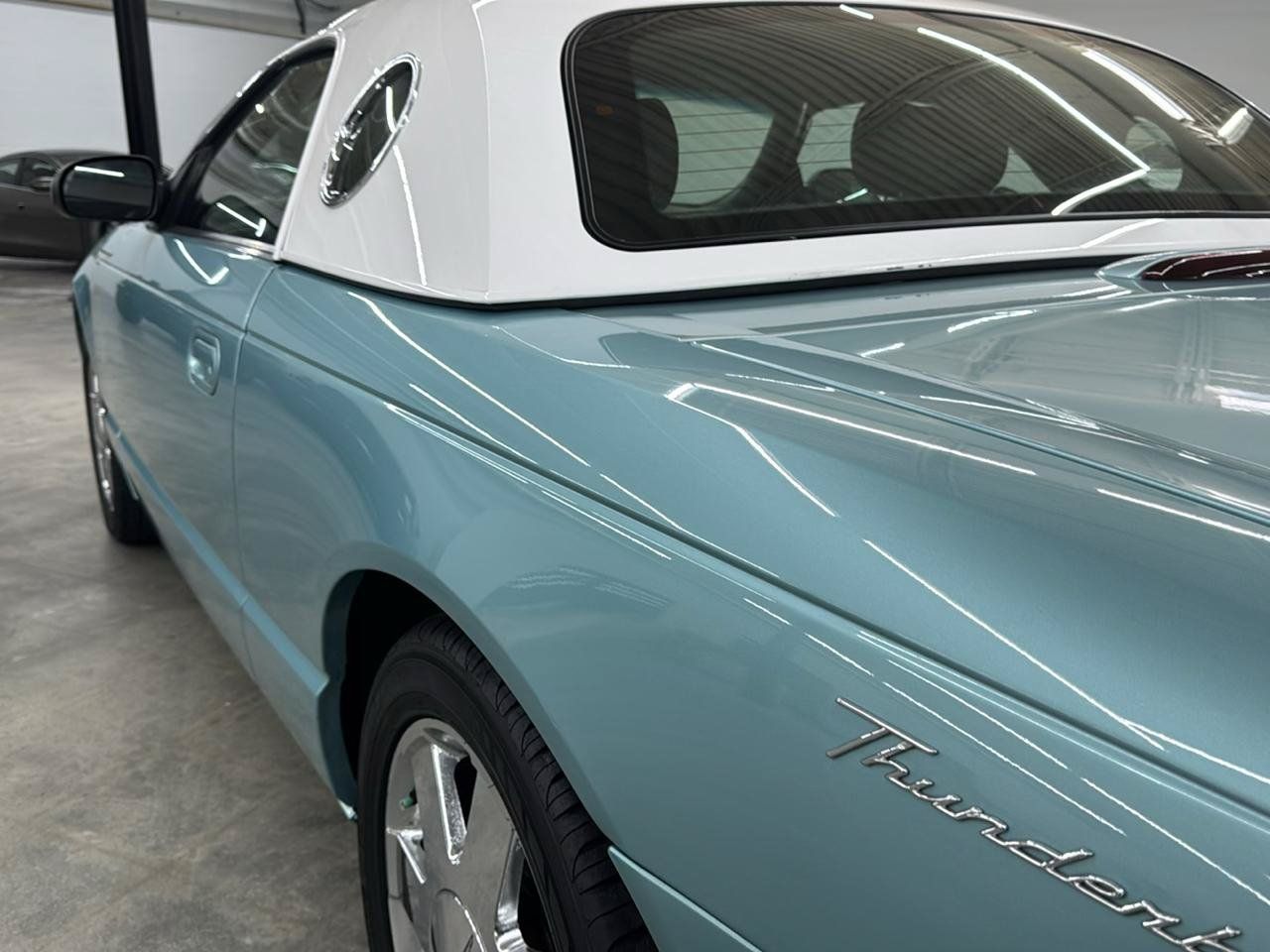 Used 2002 Ford Thunderbird RWD image 11