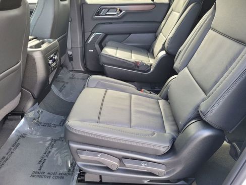 New 2026 GMC Yukon XL Denali w/ Denali Reserve Package image 8