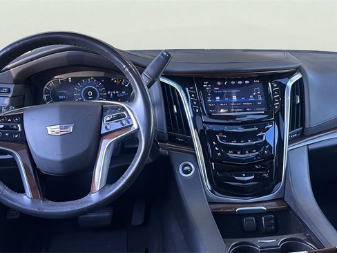 Used 2020 Cadillac Escalade Luxury image 26