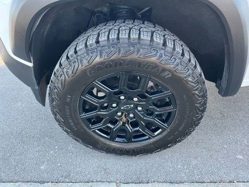 Used 2024 Chevrolet Colorado Trail Boss w/ Technology Package image 13