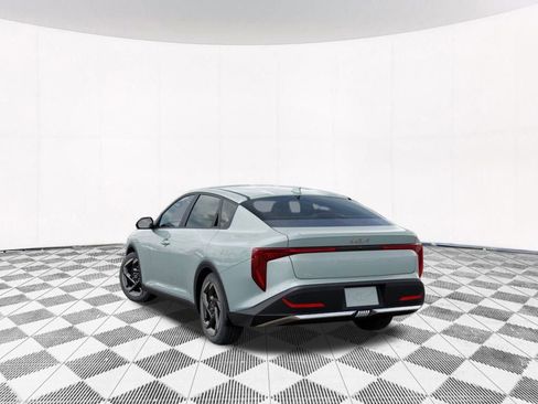 New 2025 Kia K4 EX image 6