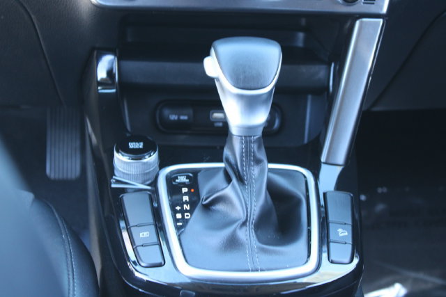 Used 2024 Kia Seltos S FWD image 15