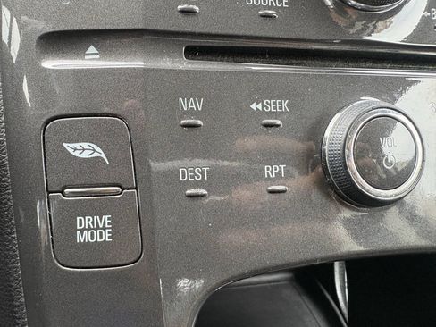 Used 2014 Chevrolet Volt Premium w/ Premium Trim Package FWD image 6
