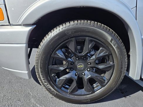 New 2025 Chevrolet Express 2500 Extended w/ Driver Convenience Package image 4