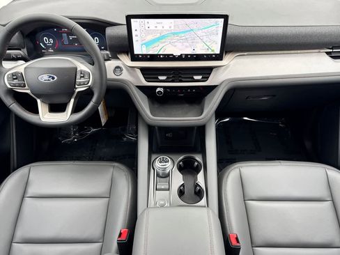 New 2026 Ford Explorer Active w/ Active Comfort Package image 3