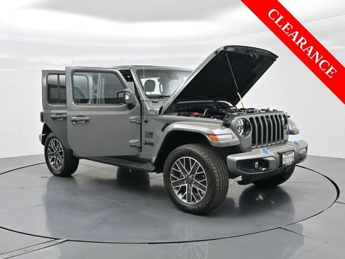 Used 2022 Jeep Wrangler Unlimited Sahara image 42
