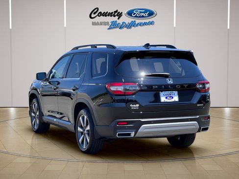 Used 2025 Honda Pilot Touring image 25
