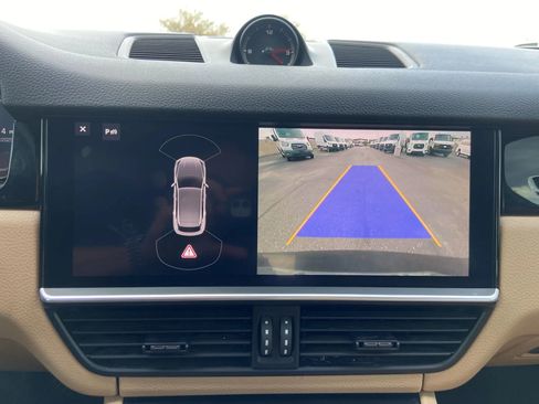 Used 2019 Porsche Cayenne Sport Utility 4D image 20