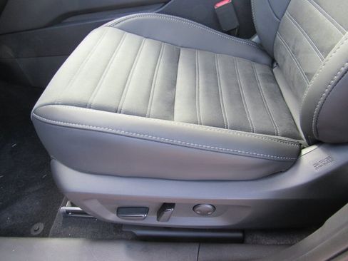 New 2025 Mitsubishi Outlander SE image 14