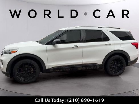 Used 2021 Ford Explorer Limited w/ Equipment Group 301A image 4