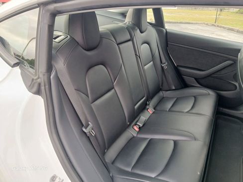 Used 2023 Tesla Model 3 Standard Range image 15