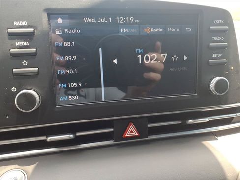 Used 2025 Hyundai Elantra Sport FWD image 22
