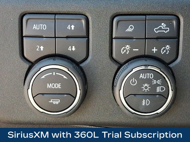 Used 2025 Chevrolet Silverado 2500 High Country w/ Technology Package AWD/4WD image 9