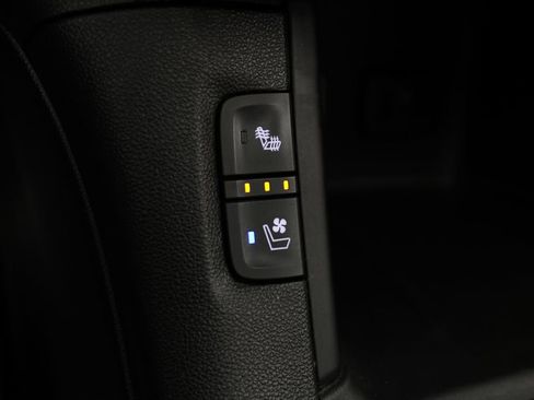 Used 2017 GMC Acadia Denali w/ Technology Package AWD/4WD image 38