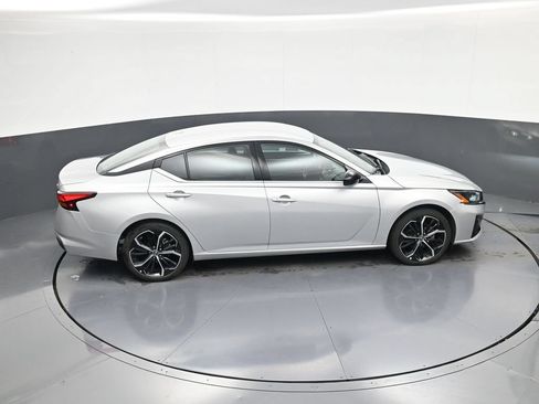 Certified 2025 Nissan Altima 2.5 SR FWD image 33