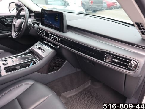 Used 2026 Lincoln Aviator AWD image 19