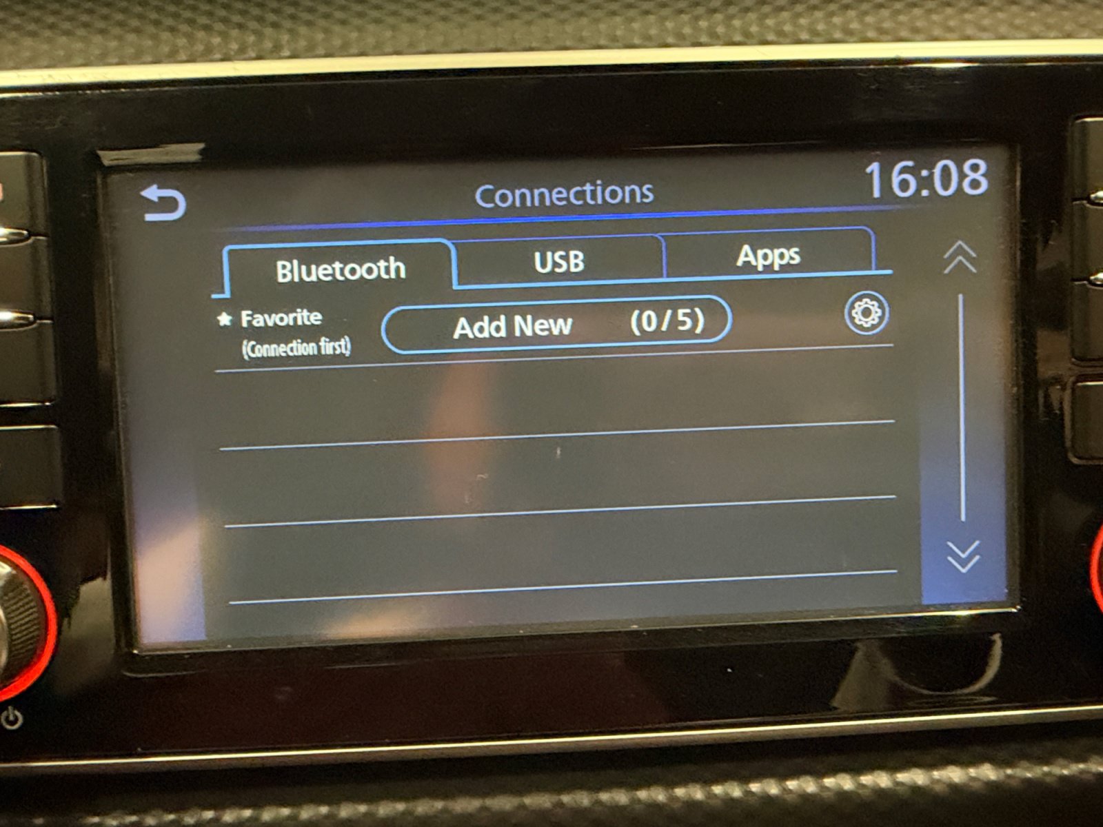 Used 2022 Nissan Kicks S FWD image 17