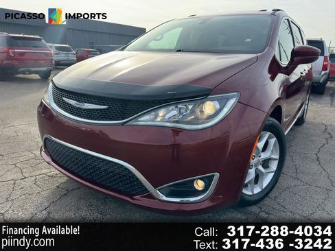 Used 2018 Chrysler Pacifica Touring-L Plus w/ Tire & Wheel Group image 1