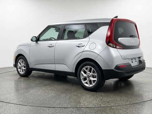 Used 2025 Kia Soul LX w/ LX Technology Package FWD image 6