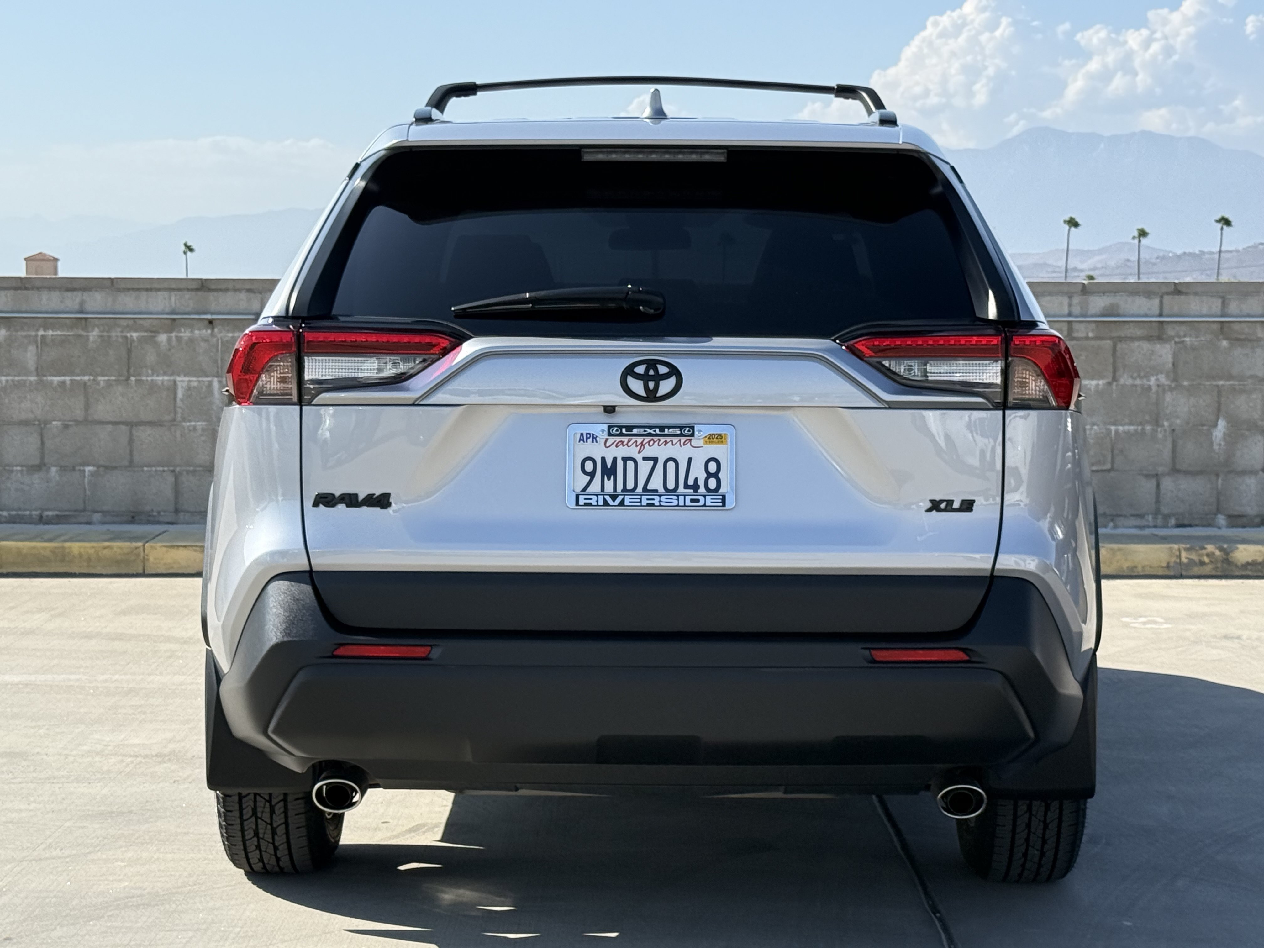 Used 2024 Toyota RAV4 XLE FWD image 11