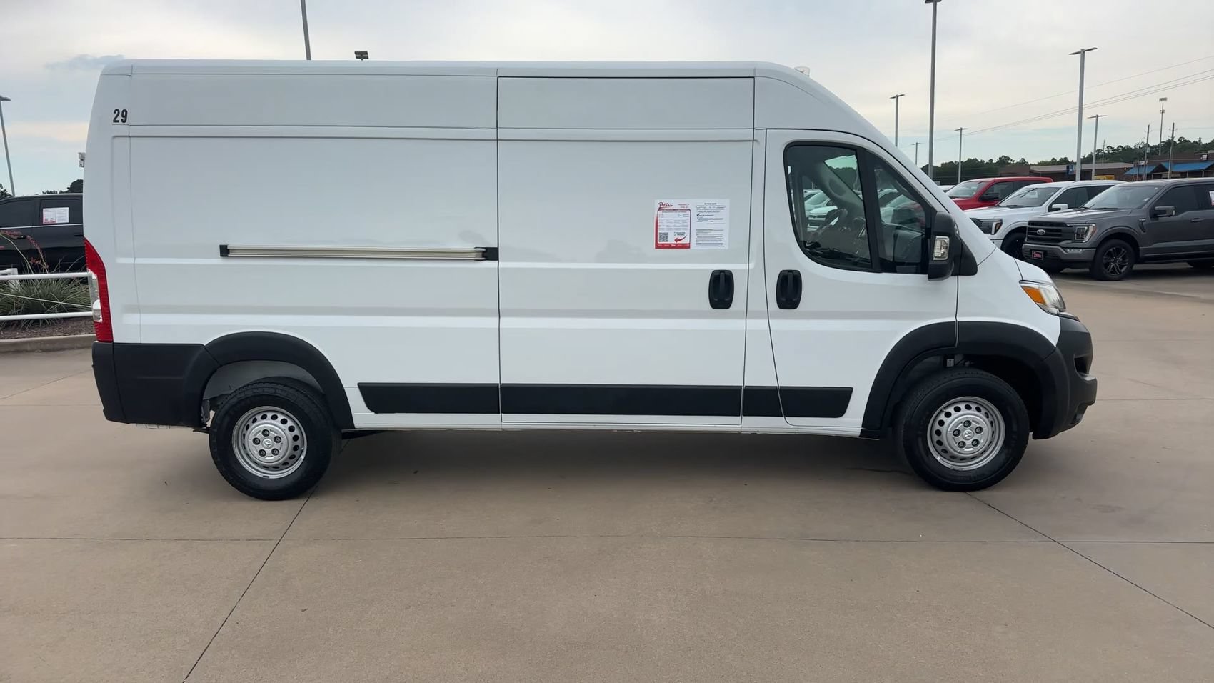 Used 2025 RAM ProMaster 2500 w/ Convenience Group FWD image 2