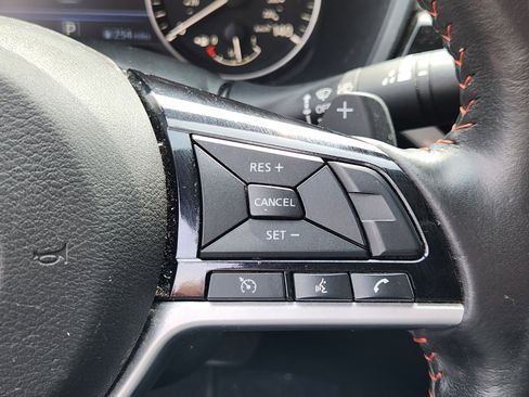 Certified 2021 Nissan Rogue Sport SV w/ Technology Package AWD/4WD image 24