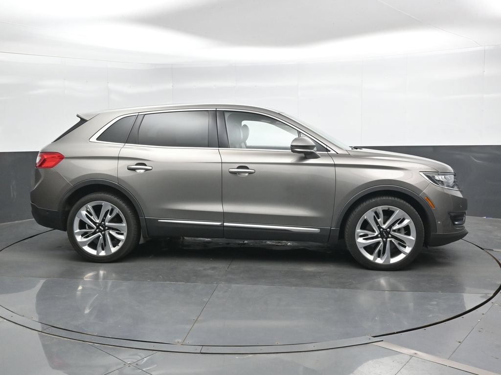 Used 2016 Lincoln MKX Reserve w/ Luxury Package AWD/4WD image 3
