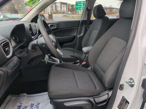 Certified 2023 Hyundai Venue SE image 12