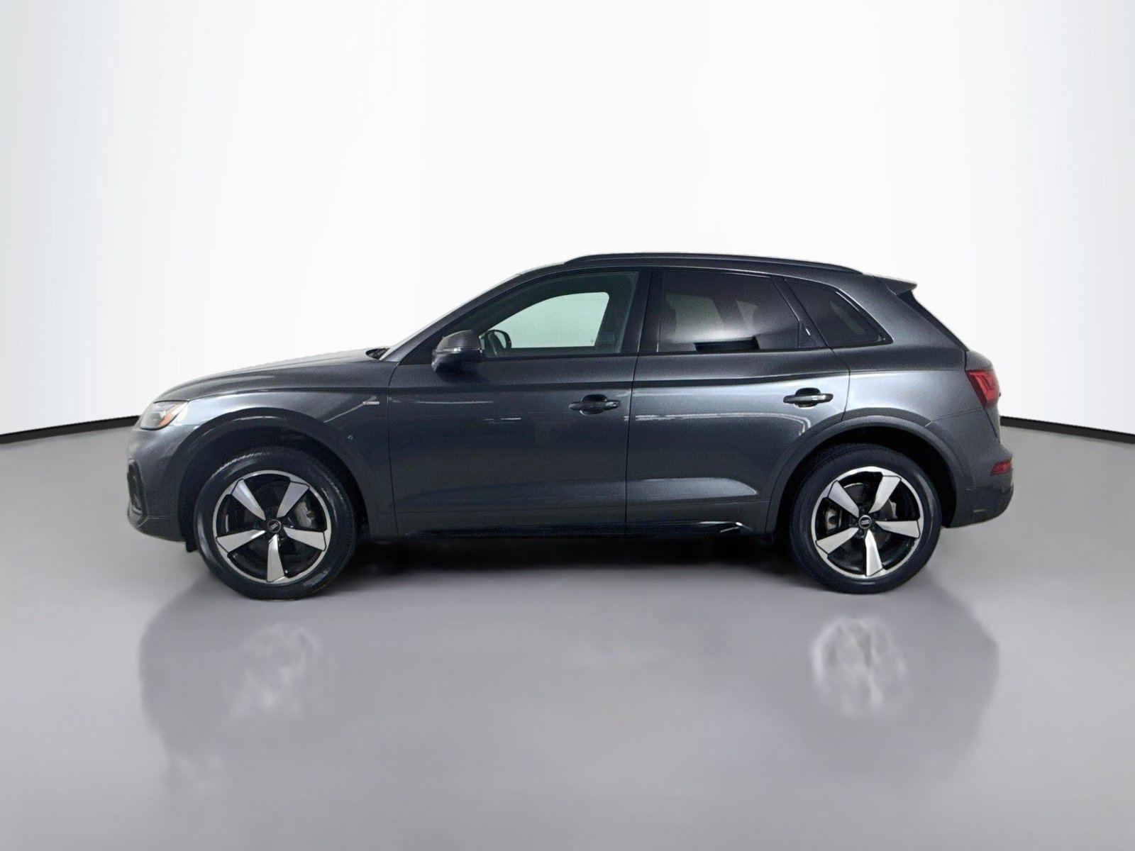 Certified 2023 Audi Q5 2.0T Premium Plus AWD/4WD image 2