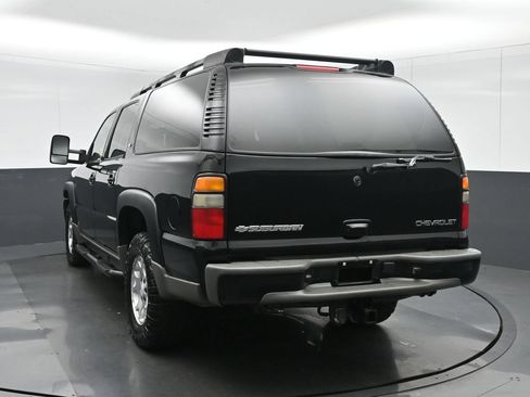 Used 2005 Chevrolet Suburban Z71 w/ Preferred Equipment Group AWD/4WD image 5