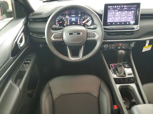 New 2026 Jeep Compass Latitude AWD/4WD image 14