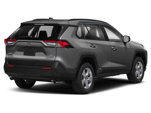 Used 2021 Toyota RAV4 LE AWD/4WD image 2