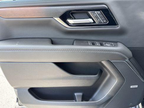 New 2026 GMC Yukon Denali AWD/4WD image 14