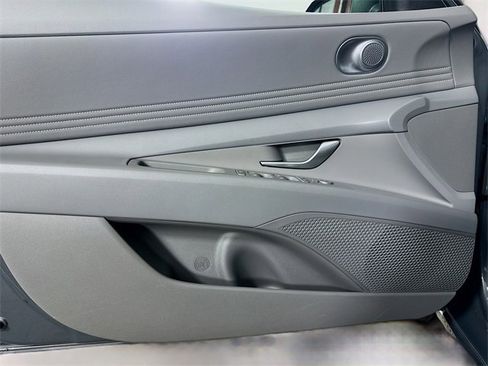 Certified 2025 Hyundai Elantra Sport image 12
