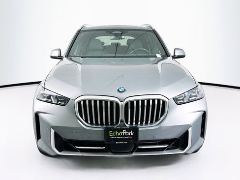 Used 2024 BMW X5 sDrive40i w/ Premium Package image 2