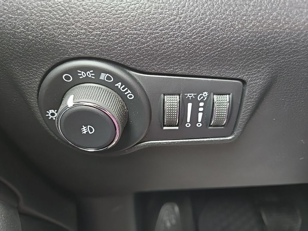 New 2026 Jeep Compass Latitude AWD/4WD image 42