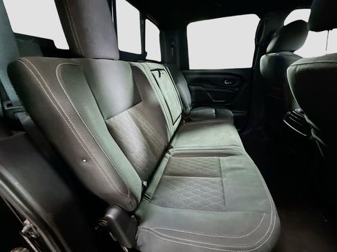 Used 2018 Nissan Titan SV w/ SV Convenience Package image 26