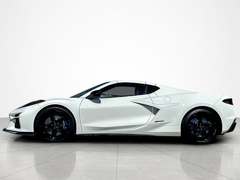 Used 2026 Chevrolet Corvette E-Ray w/ Stealth Interior Trim Package AWD/4WD image 2
