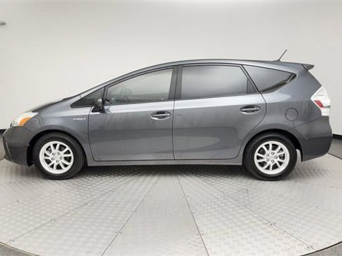 Used 2014 Toyota Prius V Three image 5