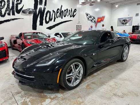 Used 2017 Chevrolet Corvette Stingray Coupe w/ 1LT RWD image 26