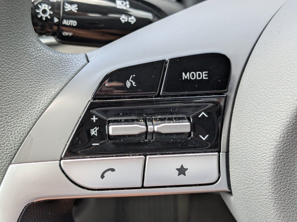 Used 2026 Hyundai Elantra Hybrid FWD image 22