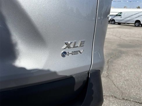 Used 2025 Toyota RAV4 XLE image 5