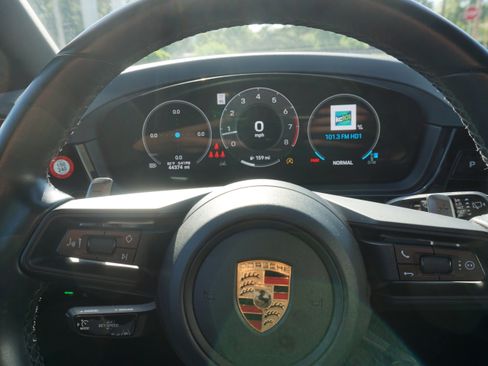 Certified 2024 Porsche Cayenne AWD/4WD image 19